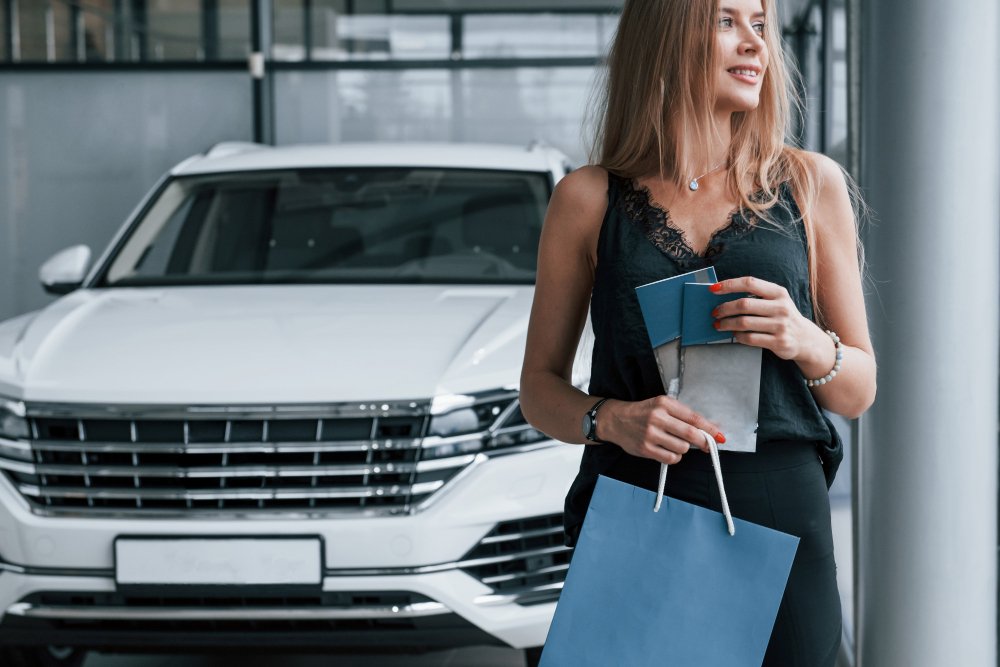 Продажи новых легковых автомобилей в России в 2024 году могут вырасти на треть Продажи новых легковых автомобилей в России в 2024 году могут вырасти на треть