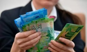 Малый и средний бизнес начал чаще индексировать зарплаты сотрудникам Малый и средний бизнес начал чаще индексировать зарплаты сотрудникам