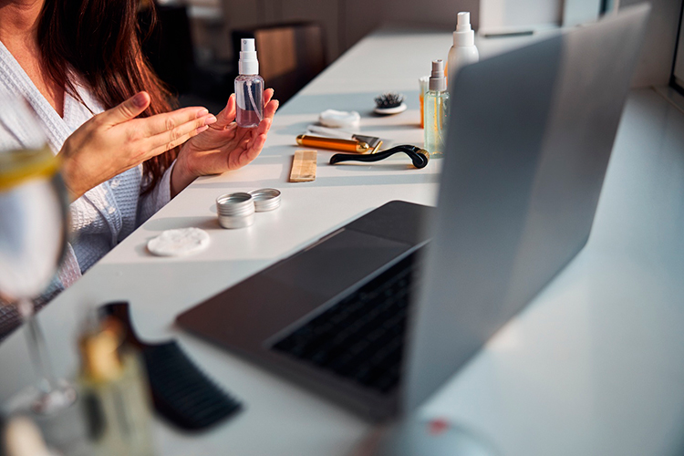 Возвращение к независимому e-commerce: как косметический бренд Одурманки пересобрал онлайн-продажи Возвращение к независимому e-commerce: как косметический бренд Одурманки пересобрал онлайн-продажи