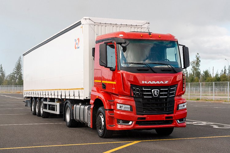 Дополнительная тонна в каждом рейсе: как KAMAZ-54902 меняет экономику региональных перевозок для ритейла Дополнительная тонна в каждом рейсе: как KAMAZ-54902 меняет экономику региональных перевозок для ритейла