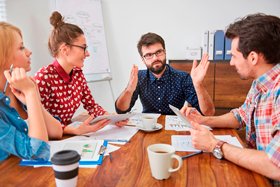 Как эффективно продвигать бизнес, делегируя полномочия Как эффективно продвигать бизнес, делегируя полномочия