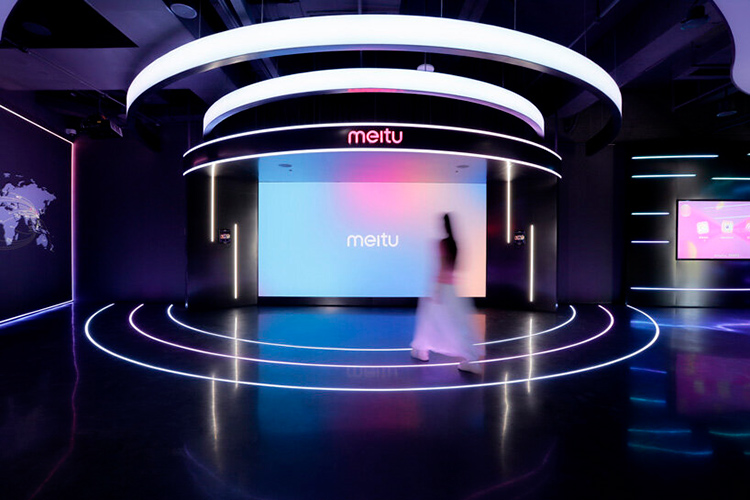 Experiential **retail: Шопинг как Диснейленд для взрослых Experiential **retail: Шопинг как Диснейленд для взрослых