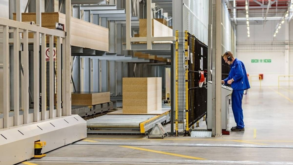 На бывших фабриках IKEA в Тихвине и Вятке выпустили более 250 наименований мебели На бывших фабриках IKEA в Тихвине и Вятке выпустили более 250 наименований мебели