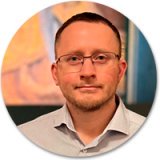 Николай Кондратьев Без очереди: как ритейлеры справляются с повышенным потоком покупателей в высокий сезон (кейсы)