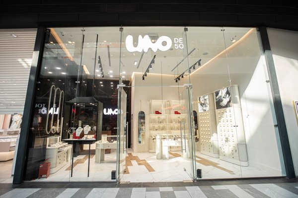 Inventive Retail Group открыла новый бутик UNOde50 (ФОТО) Inventive Retail Group открыла новый бутик UNOde50 (ФОТО)