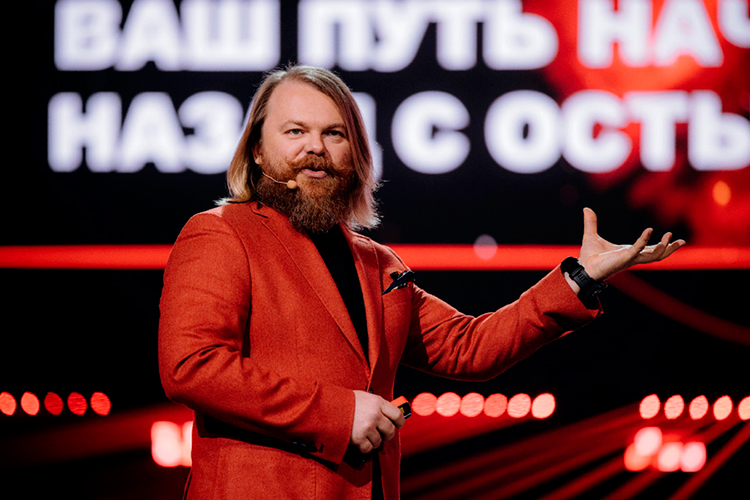 Кто сегодня зарабатывает миллионы на выступлениях: ТОП-5 спикеров России, которые меняют правила игры Кто сегодня зарабатывает миллионы на выступлениях: ТОП-5 спикеров России, которые меняют правила игры